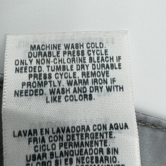 NWT Levi's Signature Gray Mid Rise Misses Shorts Size 8 - Picture 7 of 9